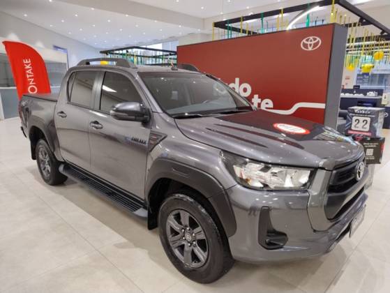 TOYOTA HILUX 2.8 D-4D TURBO DIESEL CD SR 4X4 AUTOMÁTICO TOYOTA HILUX 2.8 D-4D TURBO DIESEL CD SR 4X4 AUTOMÁTICO